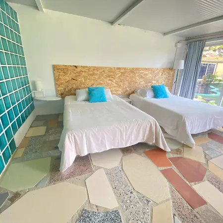 Jacaranda Homestay *