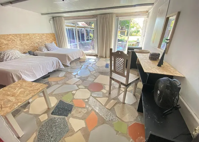 Jacaranda Homestay Cadiz